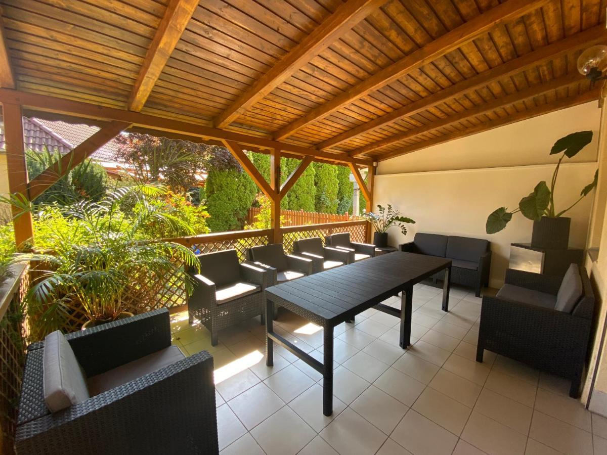 Veronika Lux Apartman Hajdúszoboszló Esterno foto