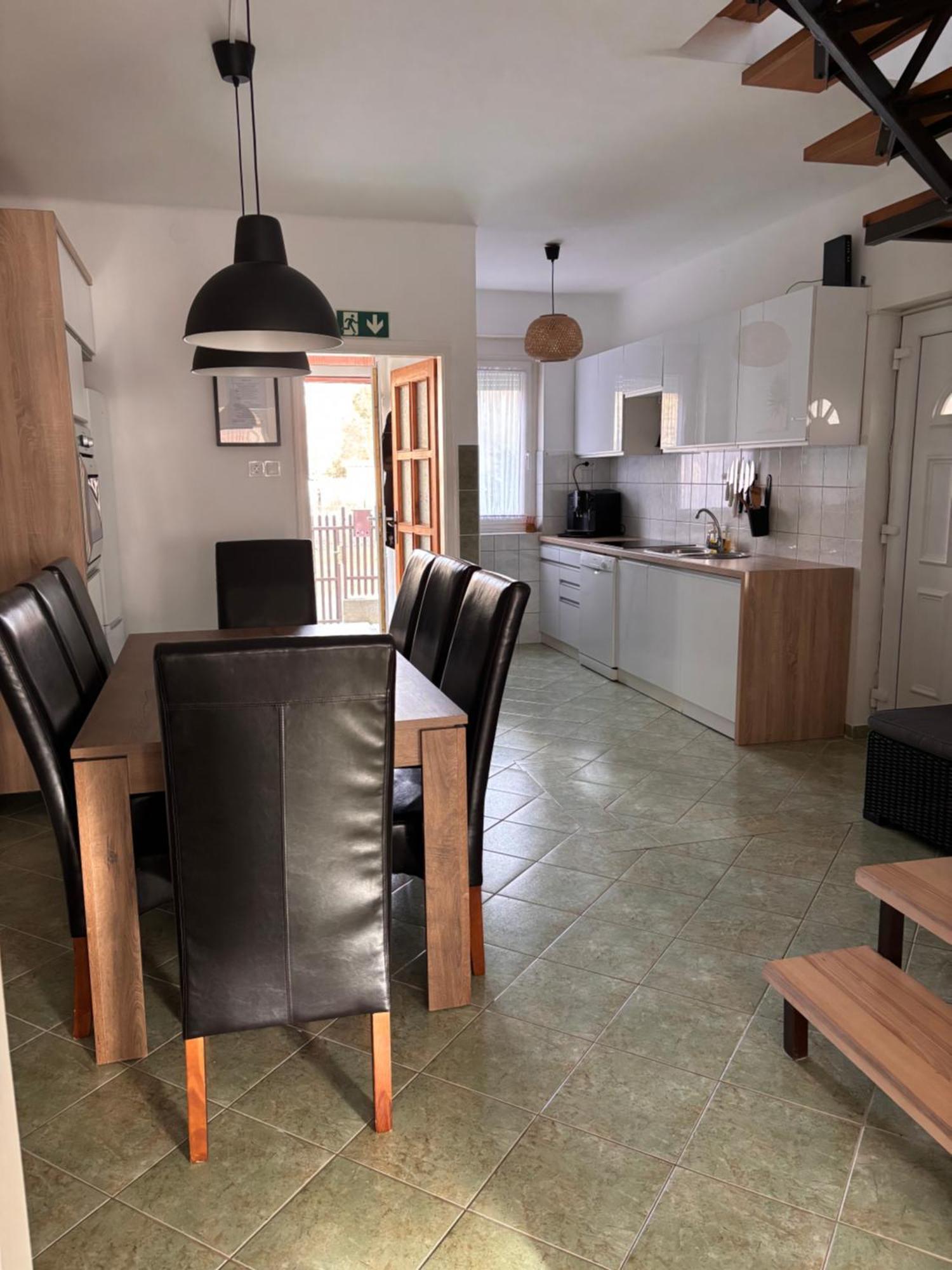 Veronika Lux Apartman Hajdúszoboszló Esterno foto
