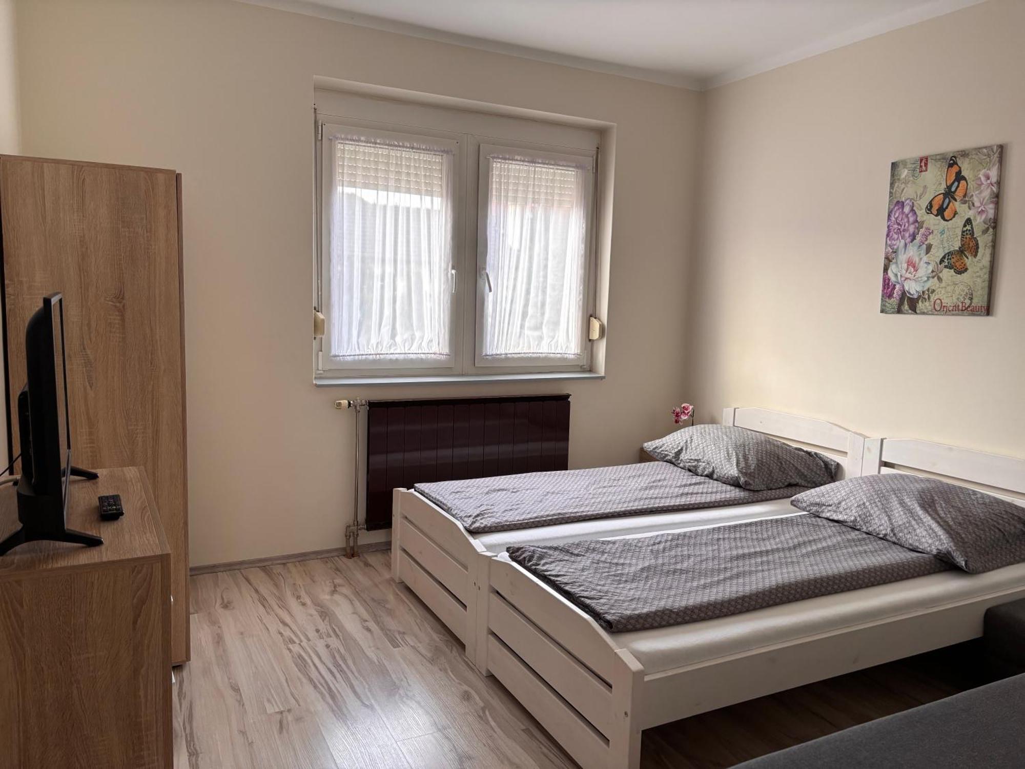 Veronika Lux Apartman Hajdúszoboszló Esterno foto